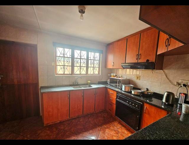 3 BEDROOM HOUSE FOR SALE IN RIET RIVER